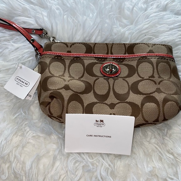 Coach Park Signature Medium Khaki Fabric Wristlet - Picture 3 of 10